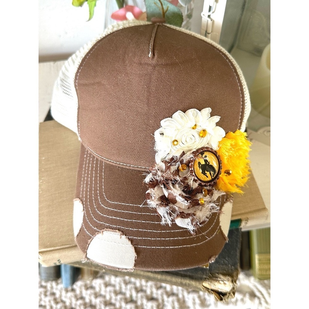 Wyoming brown & gold Western Boho Trucker Hat - Picture 3 of 4